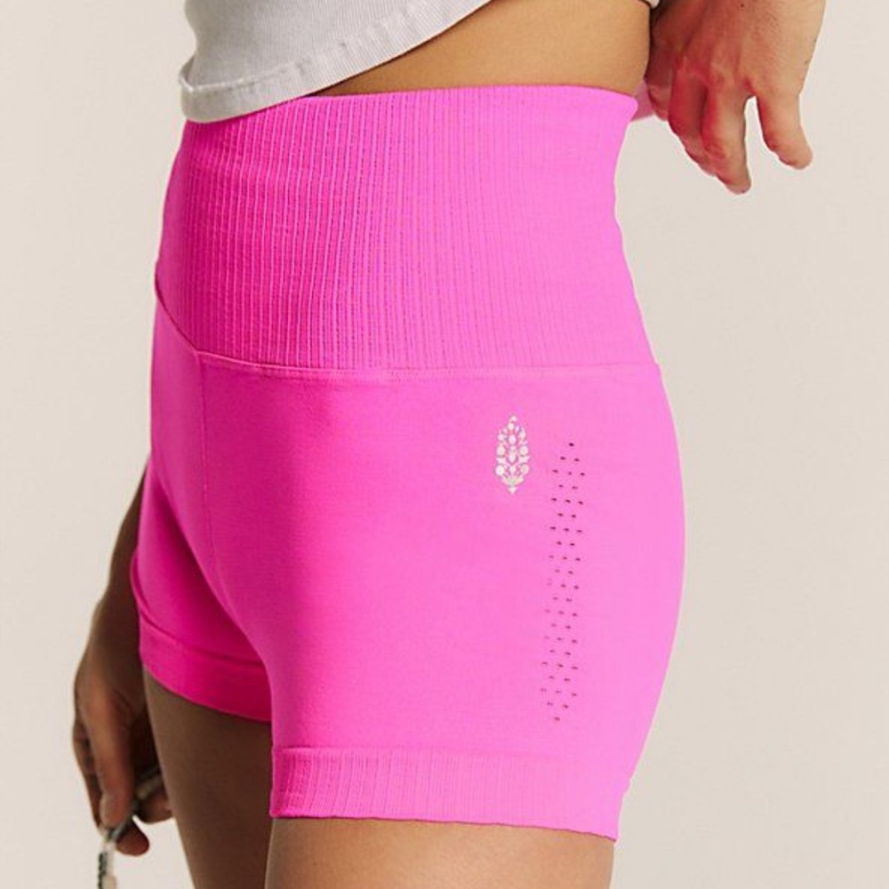 Free People Movement Good karma short 3”  - hot pink
